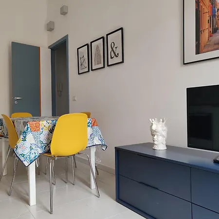 La Marina - Cosy And Central With Rooftop Terrace