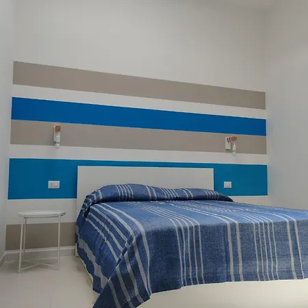 La Marina - Cosy And Central With Rooftop Terrace Apartmán *