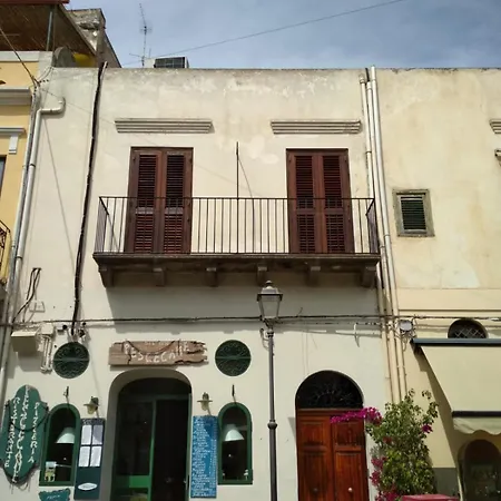 La Marina - Cosy And Central With Rooftop Terrace Apartment