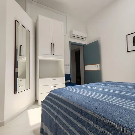 Apartment La Marina - Cosy And Central With Rooftop Terrace *