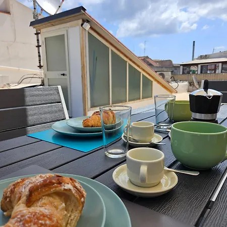 La Marina - Cosy And Central With Rooftop Terrace Apartment